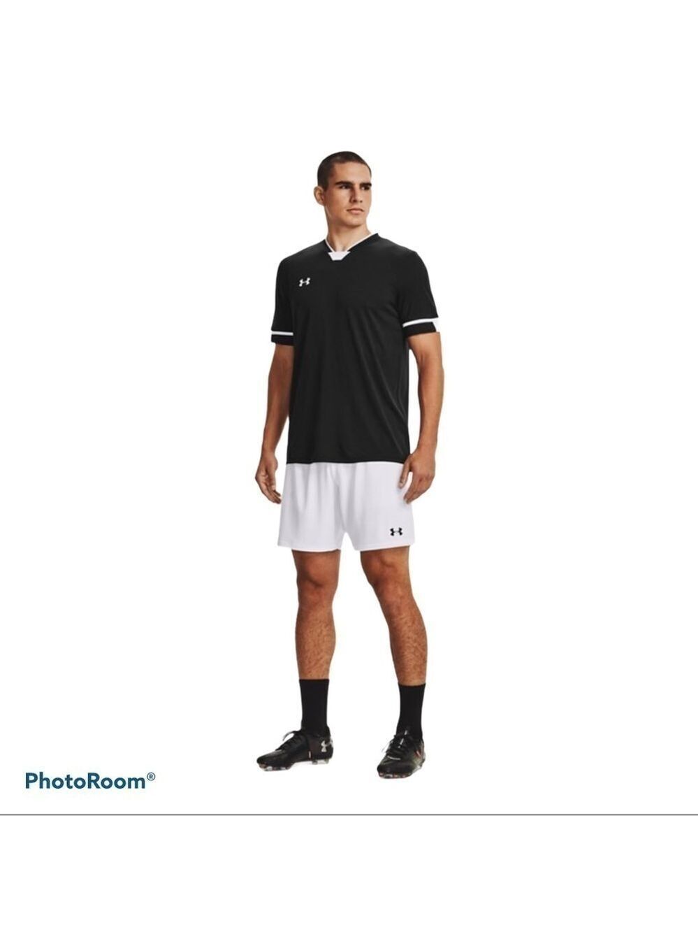 𝅺under Armour Heatgear shirt black and white